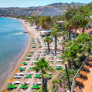 https://middle-town-bodrum-beach-hotel.aegeanhotels.net